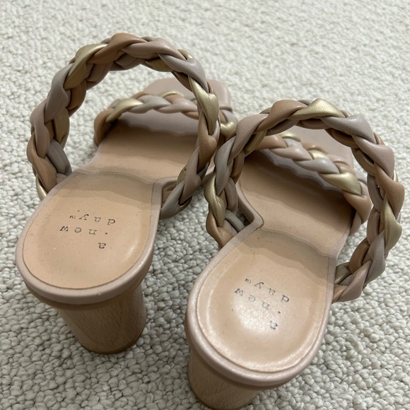 Heels - Picture 2 of 3